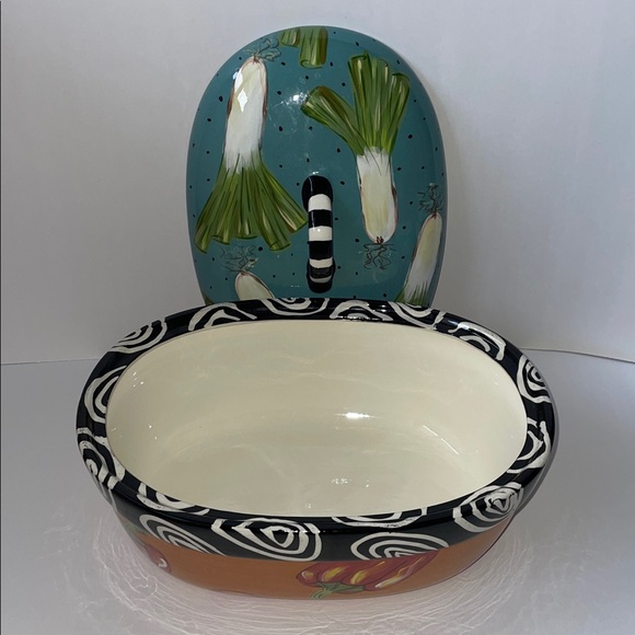 Droll Designs Colorful Ceramic Casserole Dish with Lid - Picture 2 of 6